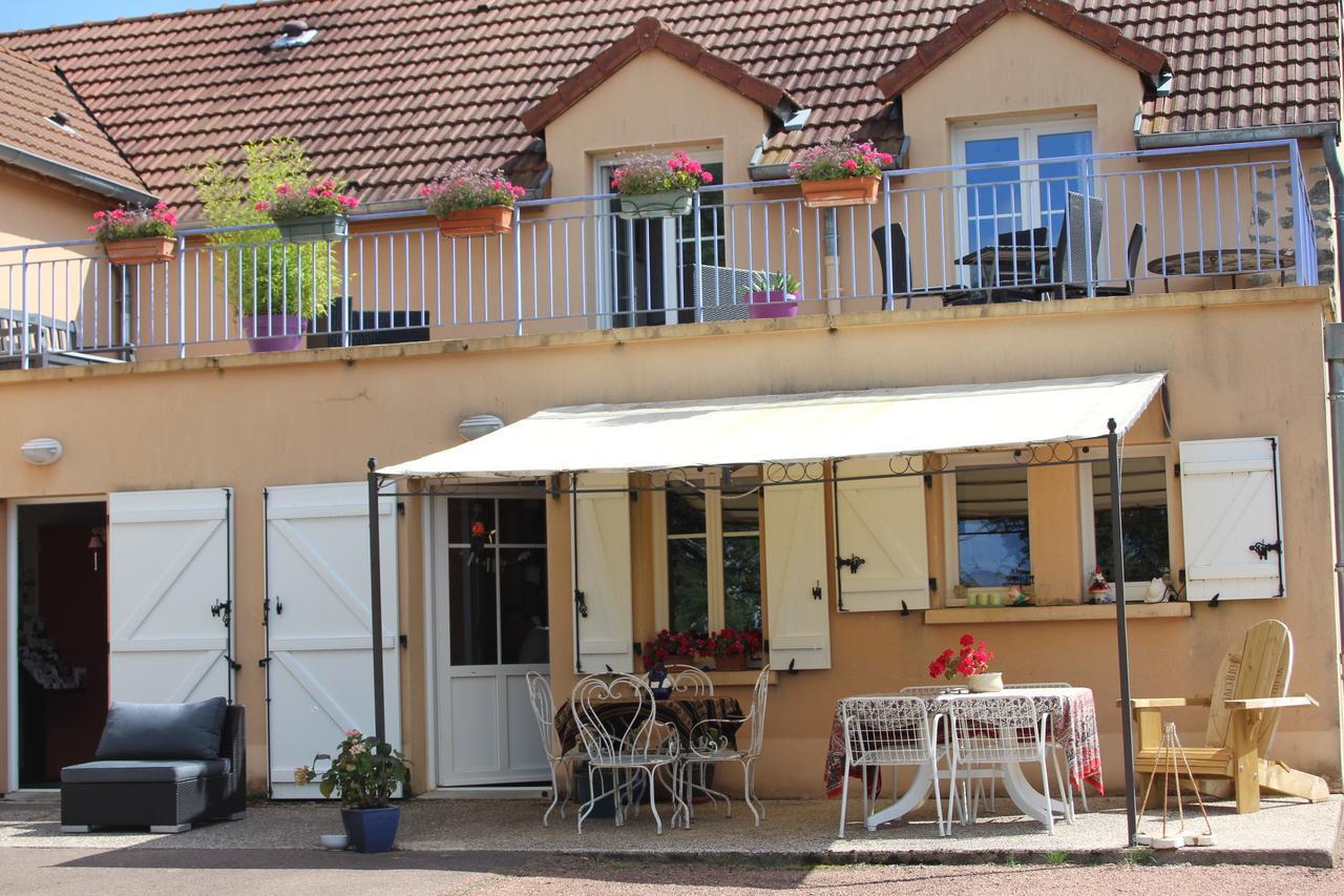 Au Rendez Vous De L'Auxois B&B Essey Exterior photo